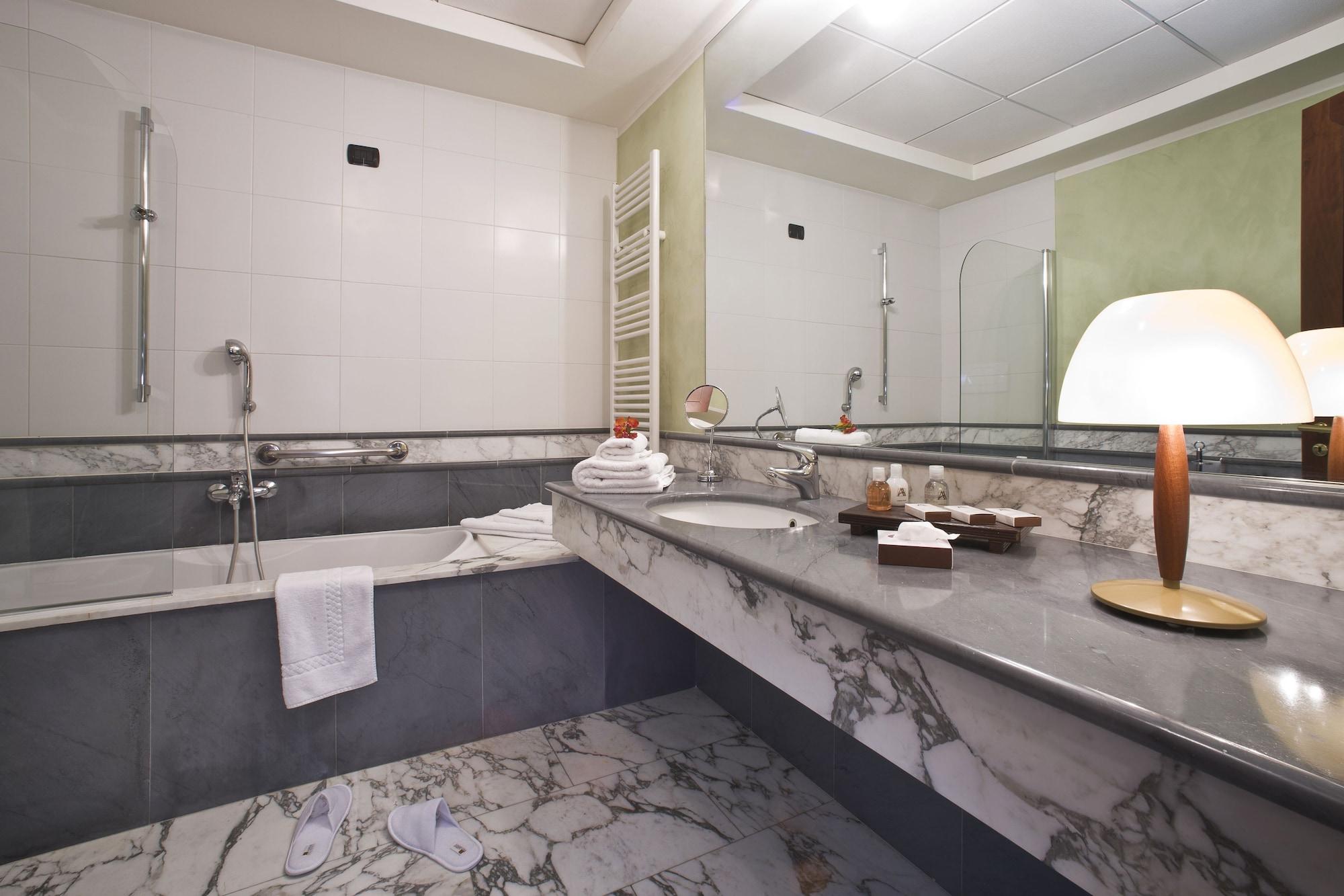 Albergo Dell'Agenzia บรา ภายนอก รูปภาพ