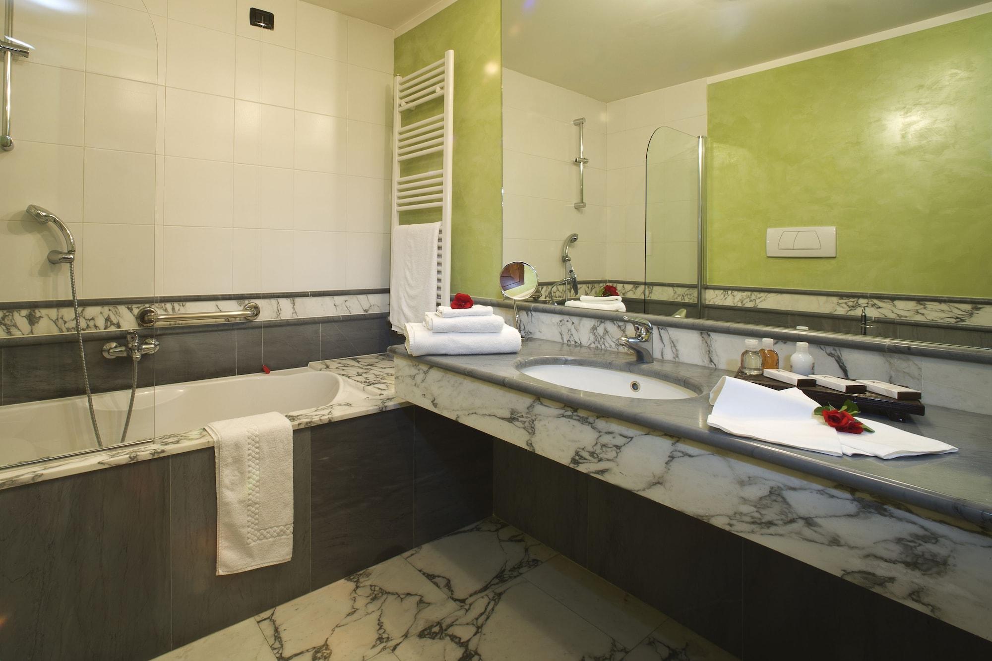 Albergo Dell'Agenzia บรา ภายนอก รูปภาพ