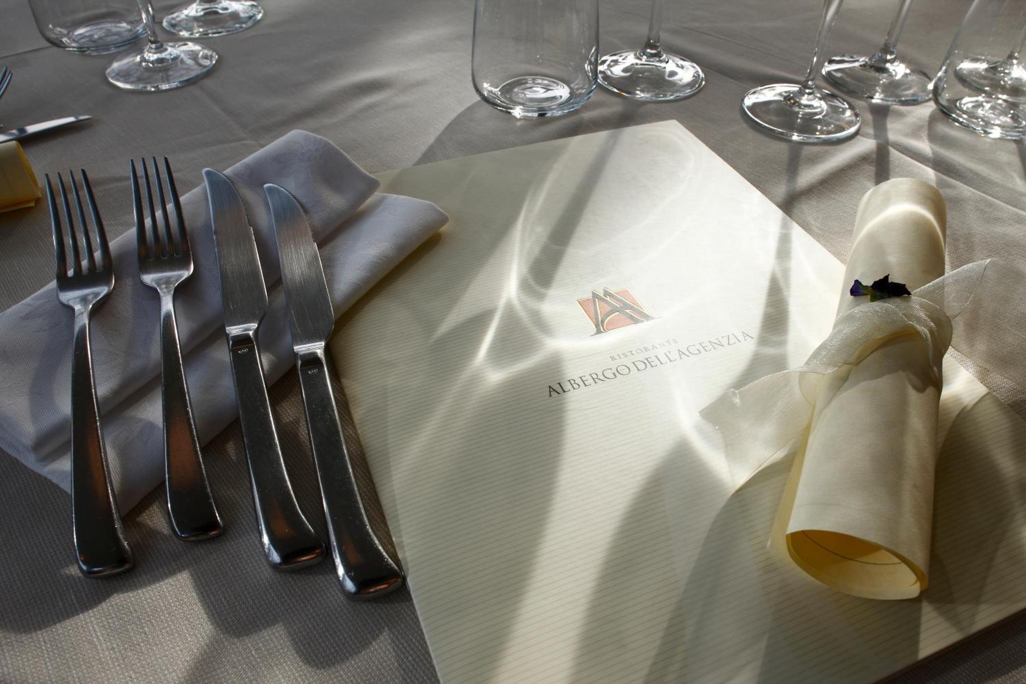 Albergo Dell'Agenzia บรา ภายนอก รูปภาพ