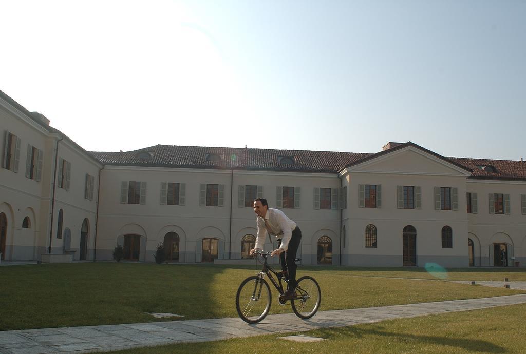 Albergo Dell'Agenzia บรา ภายนอก รูปภาพ