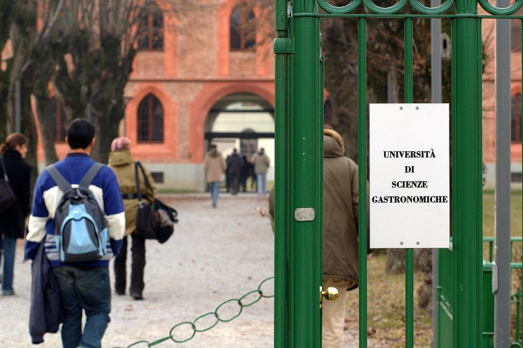 Albergo Dell'Agenzia บรา ภายนอก รูปภาพ