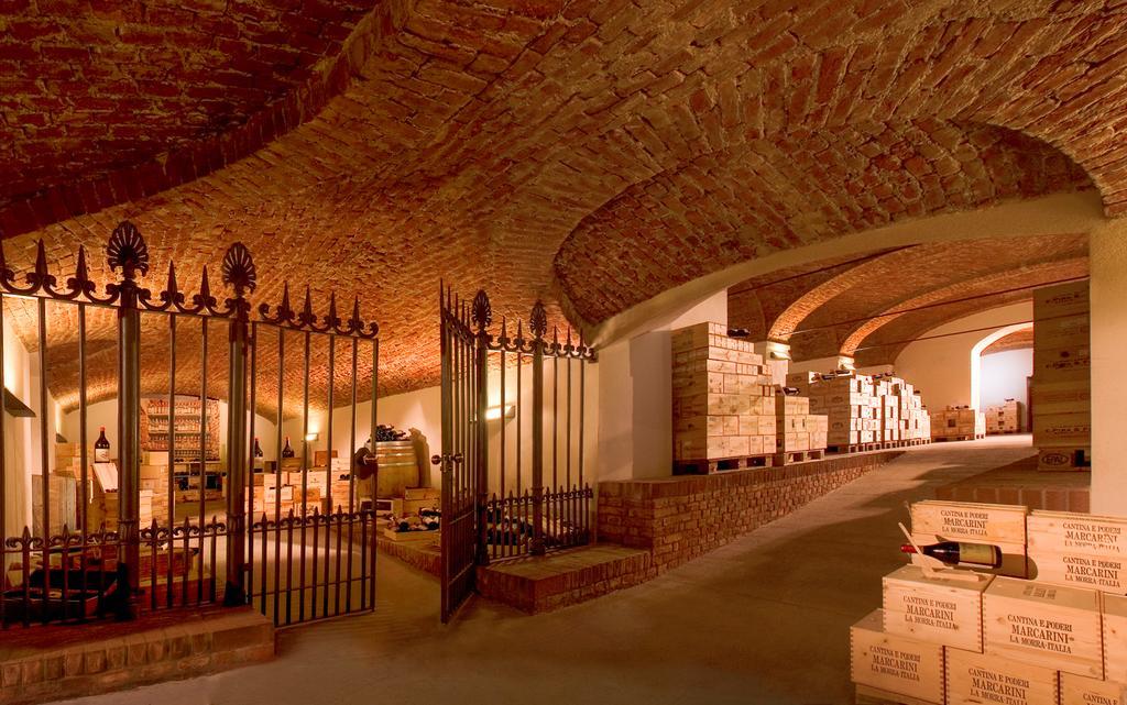 Albergo Dell'Agenzia บรา ภายนอก รูปภาพ