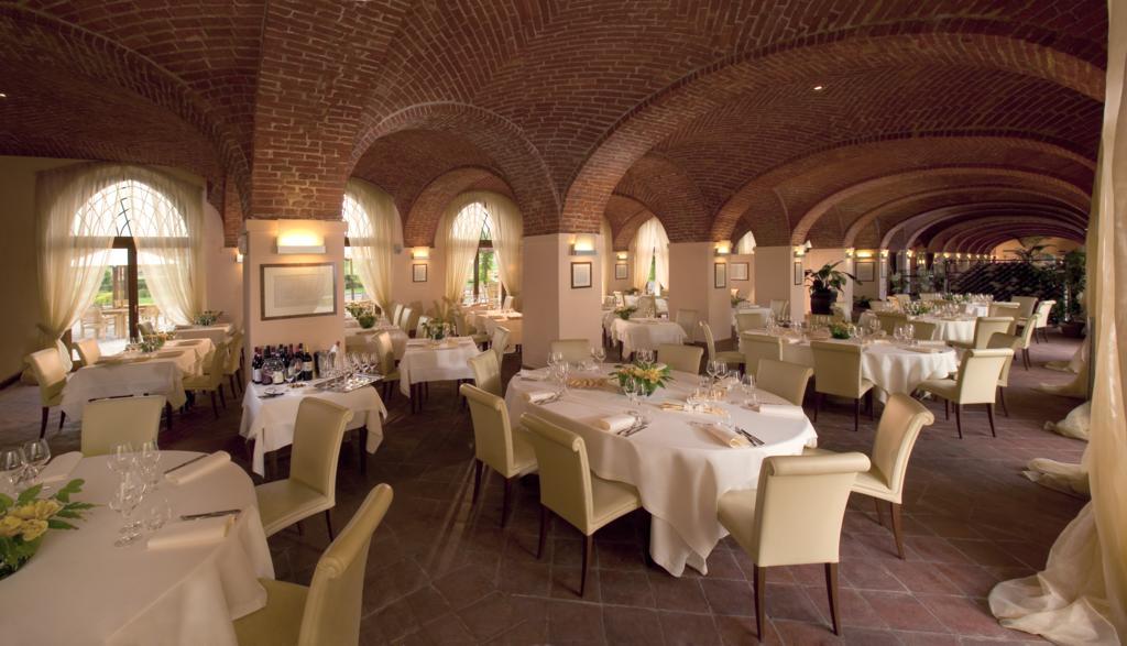 Albergo Dell'Agenzia บรา ภายนอก รูปภาพ