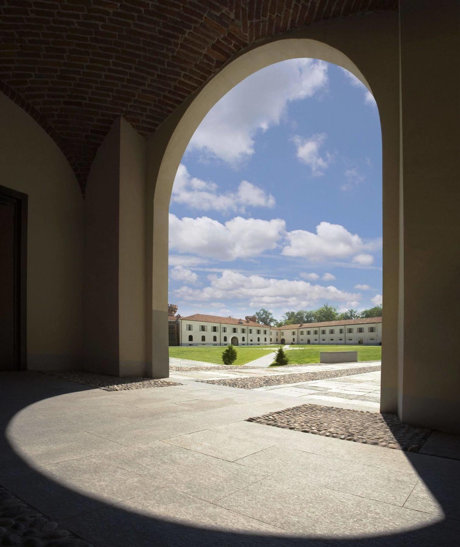 Albergo Dell'Agenzia บรา ภายนอก รูปภาพ