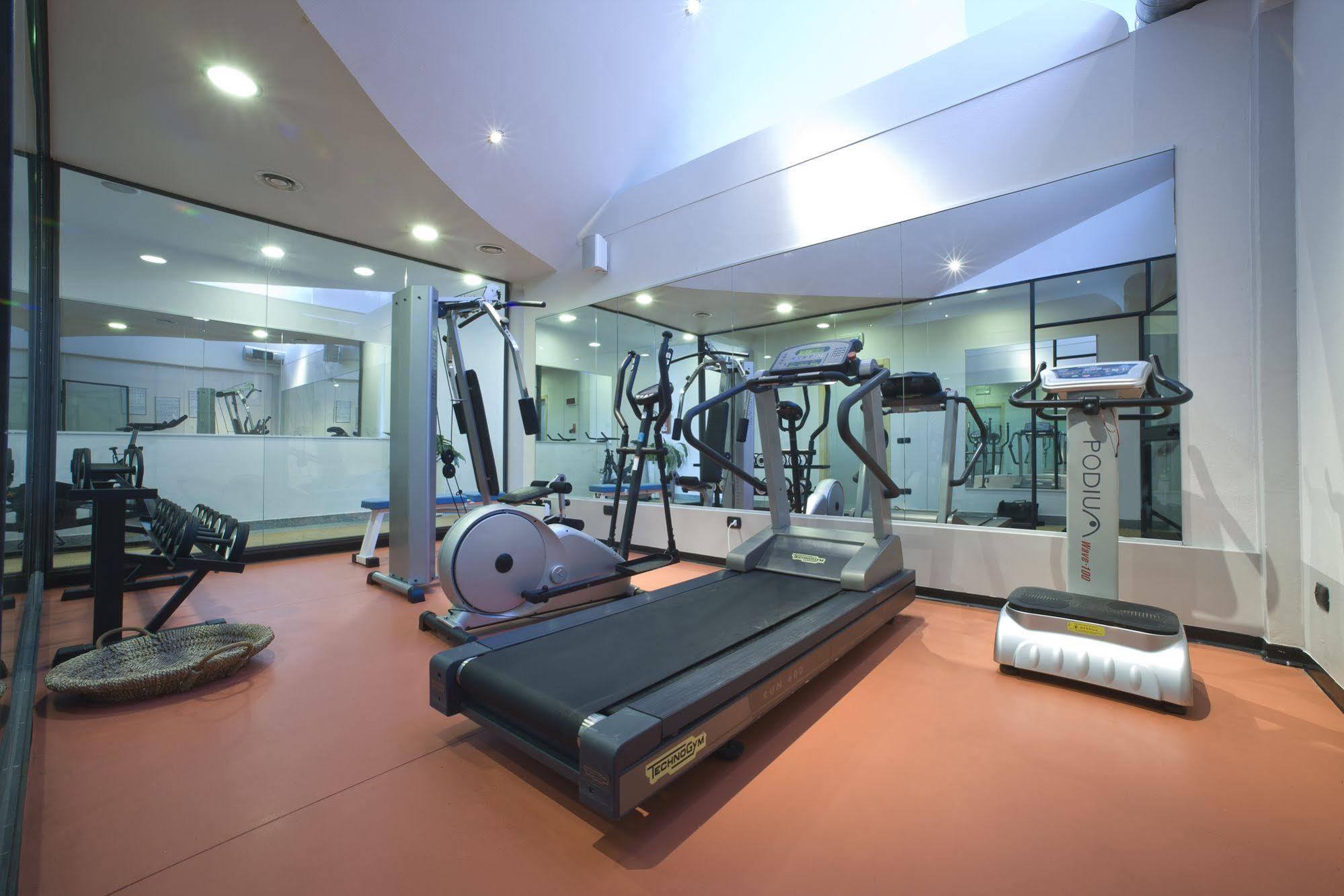 Albergo Dell'Agenzia บรา ภายนอก รูปภาพ
