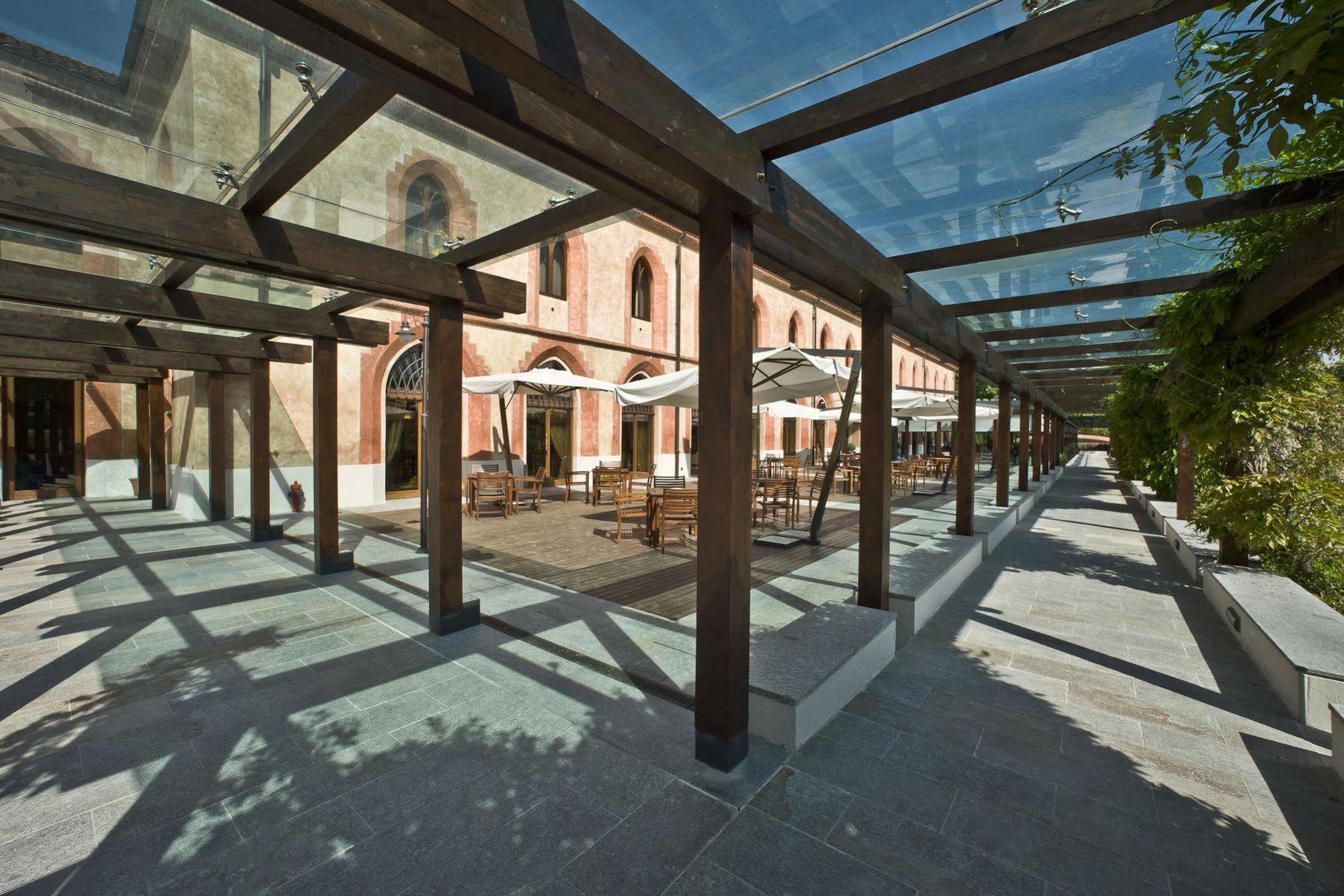 Albergo Dell'Agenzia บรา ภายนอก รูปภาพ